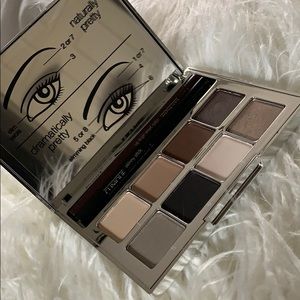 Brand new Clinique pretty easy palette